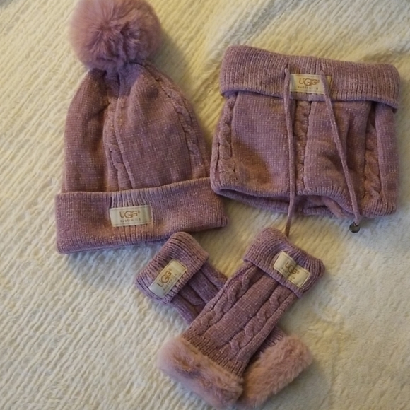 Accessories - Ugg Hat scarf and fingerless glove set